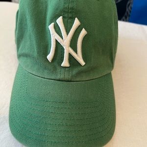 Green Yankees cap